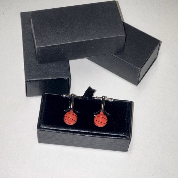 Basketball cuff links - 4 pairs - wedding jewelry accessories groom groomsmen - Picture 2 of 3